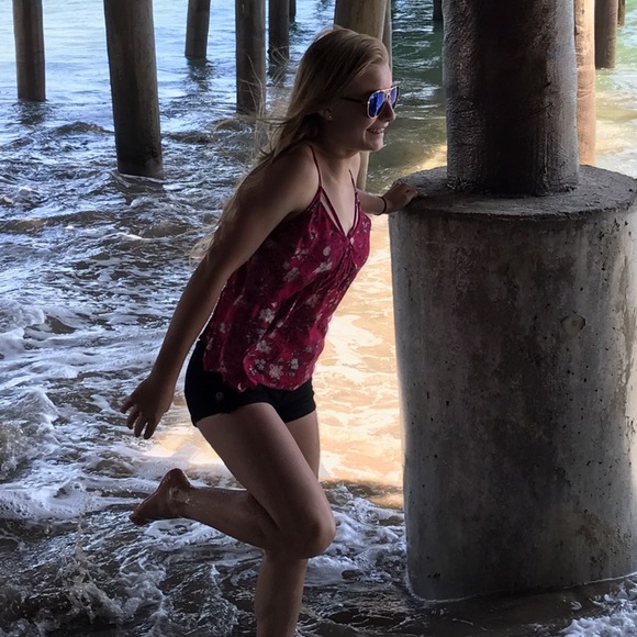 Meet your Posher, Natalie - Picture 1 of 1